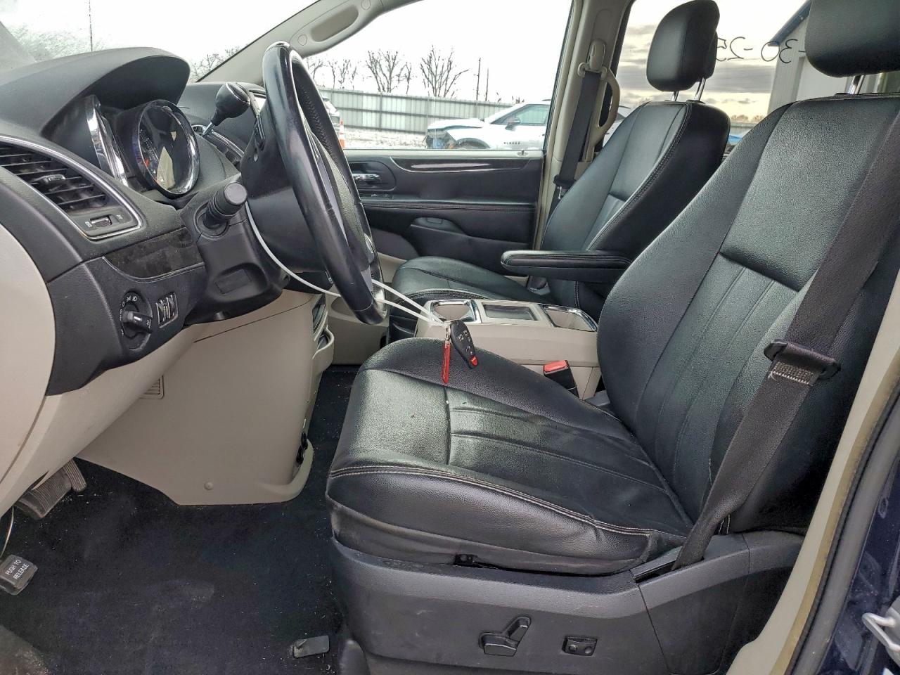 2014 Chrysler Town & Country Touring VIN: 2C4RC1BG8ER192859 Lot: 94936075