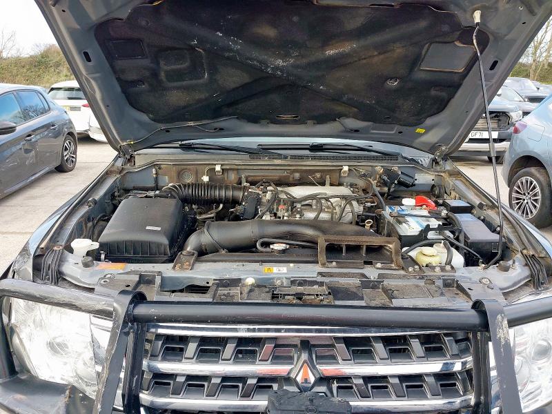 2016 MITSUBISHI CHALLENGER