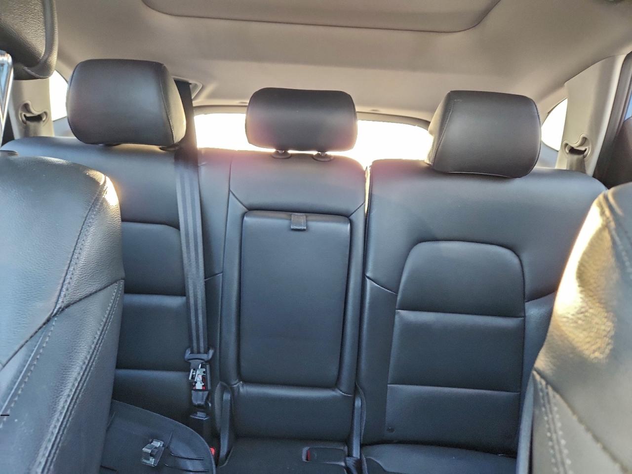 2018 Hyundai Tucson Value VIN: KM8J3CA27JU700049 Lot: 94382095