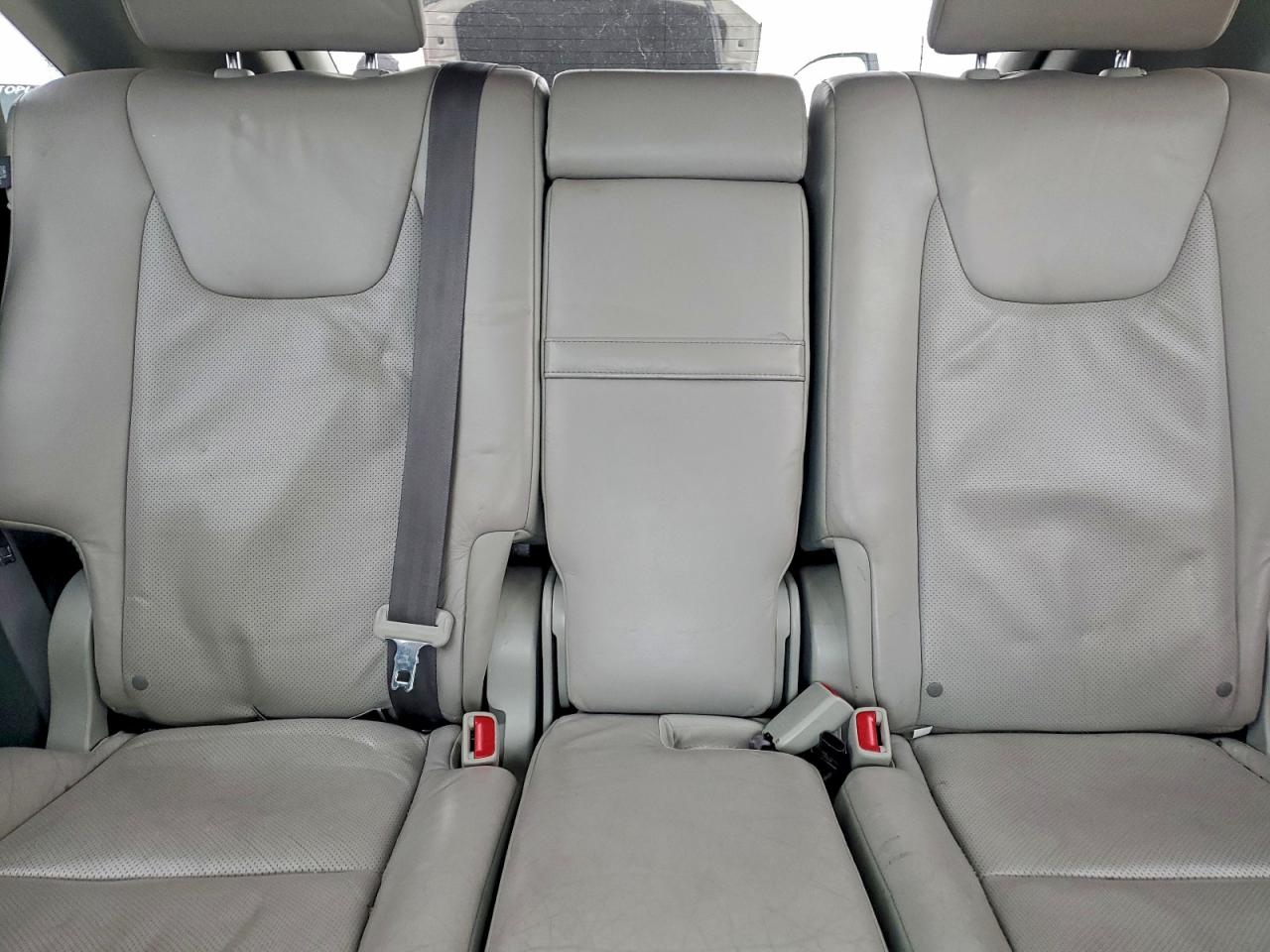 2011 Lexus Rx 450H VIN: JTJBC1BA8B2418001 Lot: 96314255