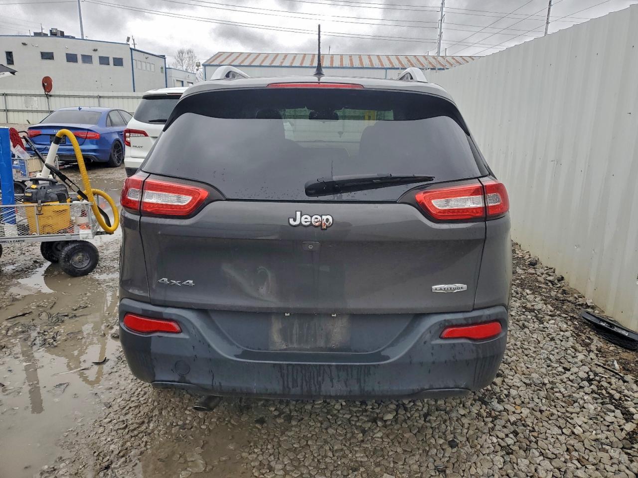 2016 Jeep Cherokee Latitude VIN: 1C4PJMCB4GW140043 Lot: 95728485
