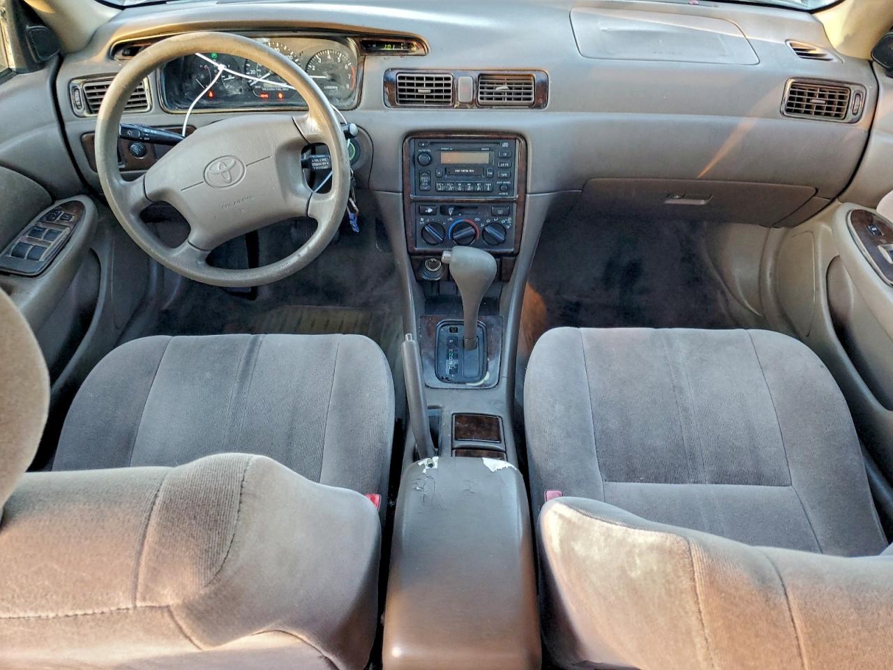 1999 Toyota Camry Le VIN: JT2BF28K6X0182069 Lot: 94368935