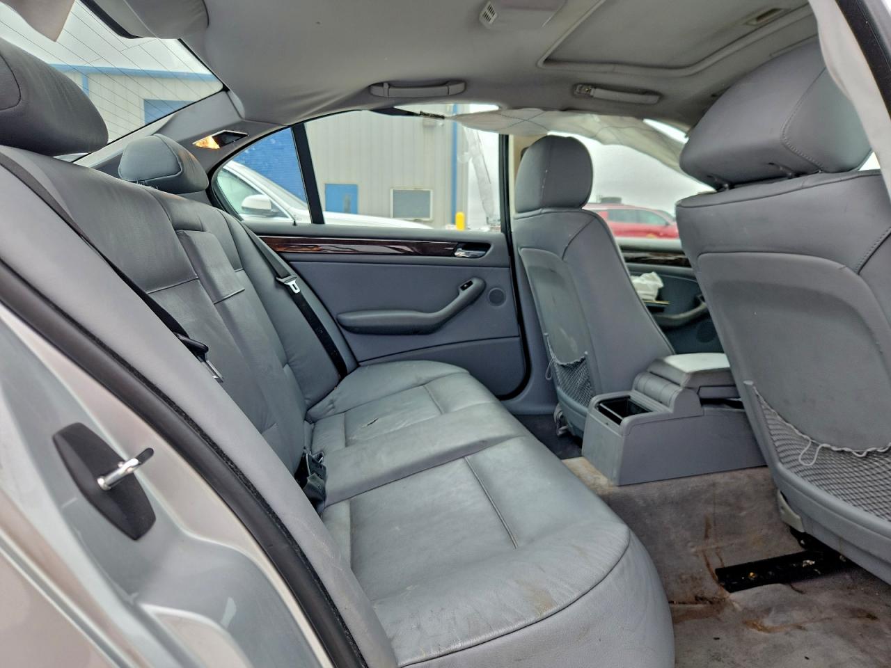 2001 BMW 325 I VIN: WBAAN37471ND48172 Lot: 96629355