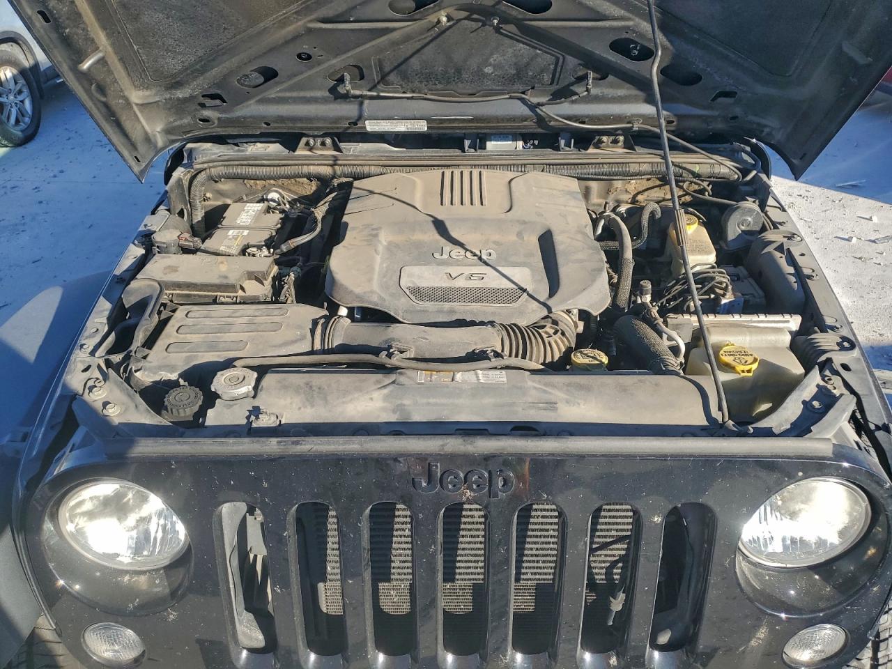 2014 Jeep Wrangler Unlimited Sport VIN: 1C4BJWDG2EL210329 Lot: 96272605