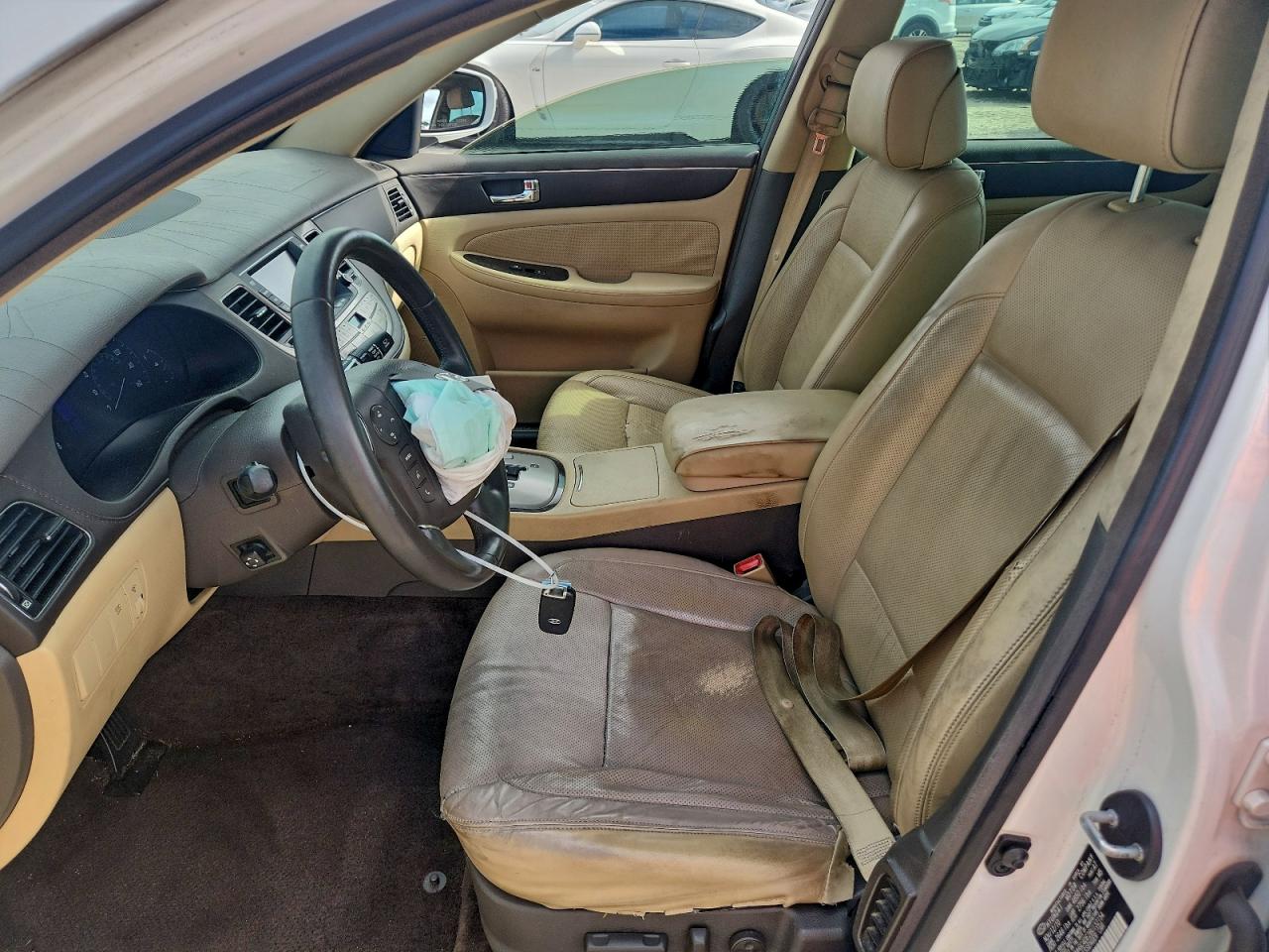 2011 Hyundai Genesis 3.8L VIN: KMHGC4DE2BU132154 Lot: 95239205