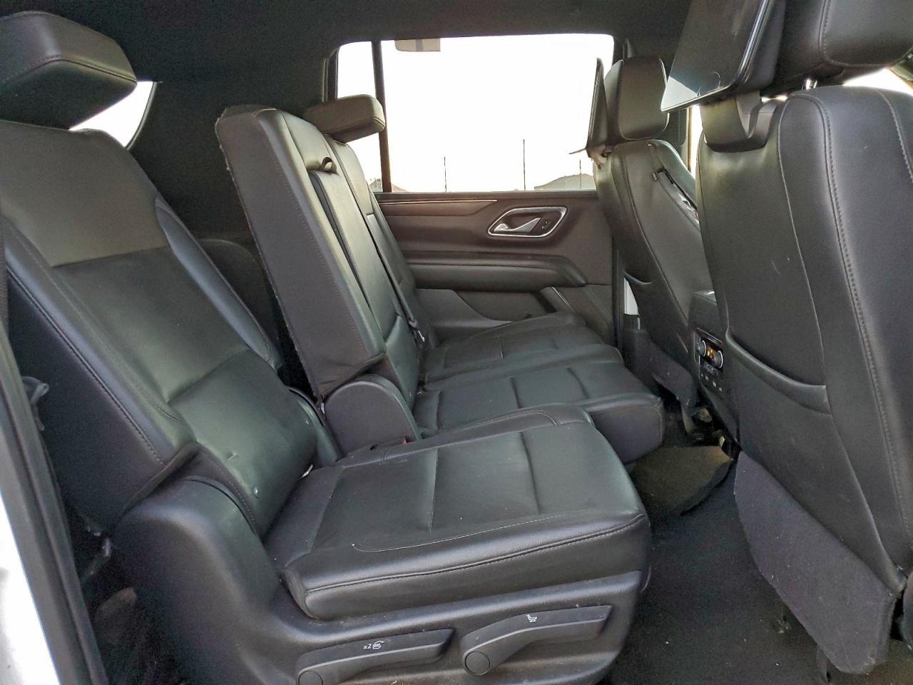 2021 Chevrolet Suburban C1500 Lt VIN: 1GNSCCKD1MR439136 Lot: 95218025