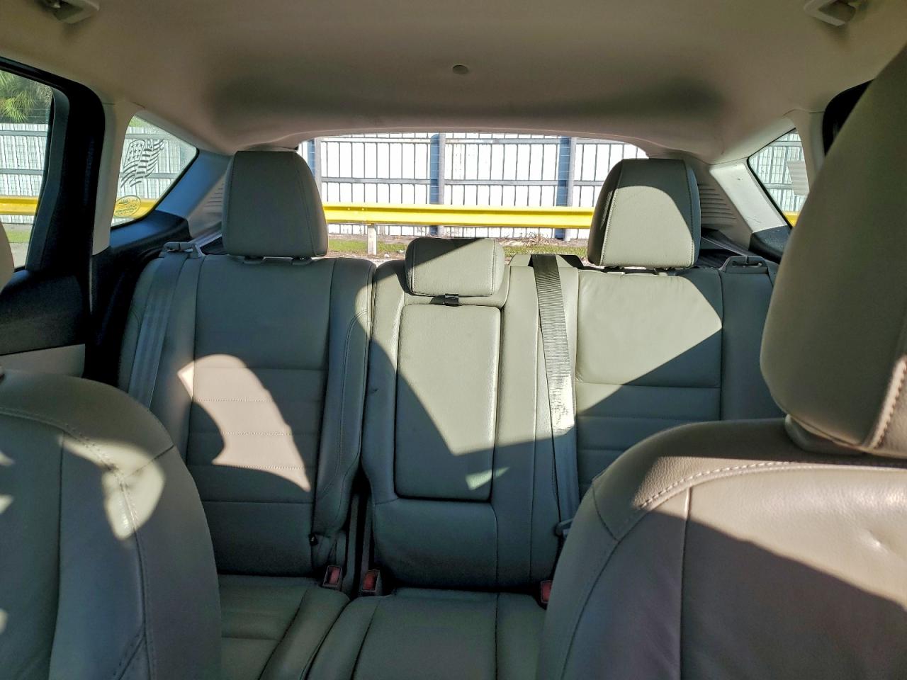 2016 Ford C-Max Sel VIN: 1FADP5BU3GL105107 Lot: 95850365