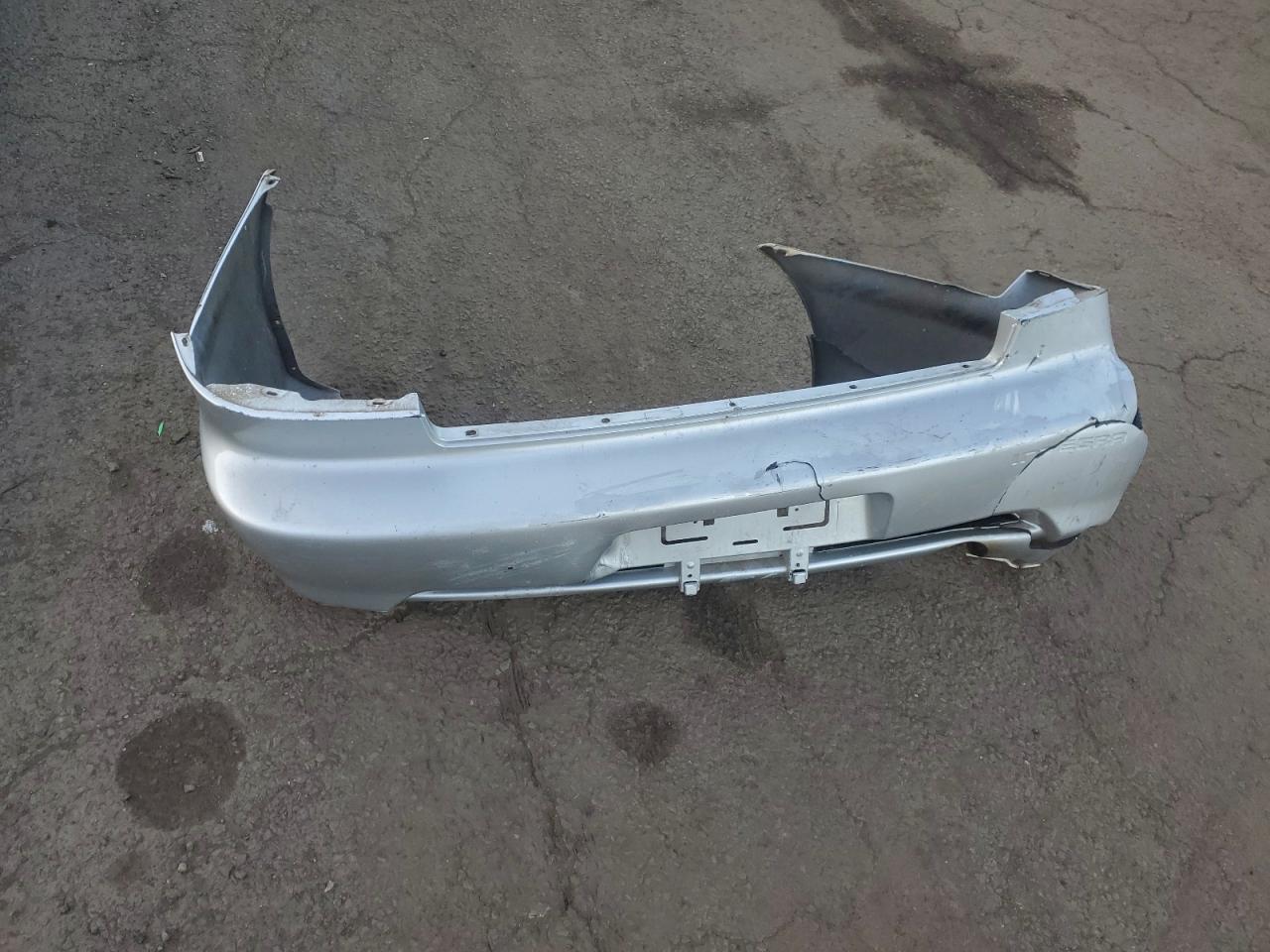 2000 Acura Integra Gs VIN: JH4DB7664YS000811 Lot: 95683755