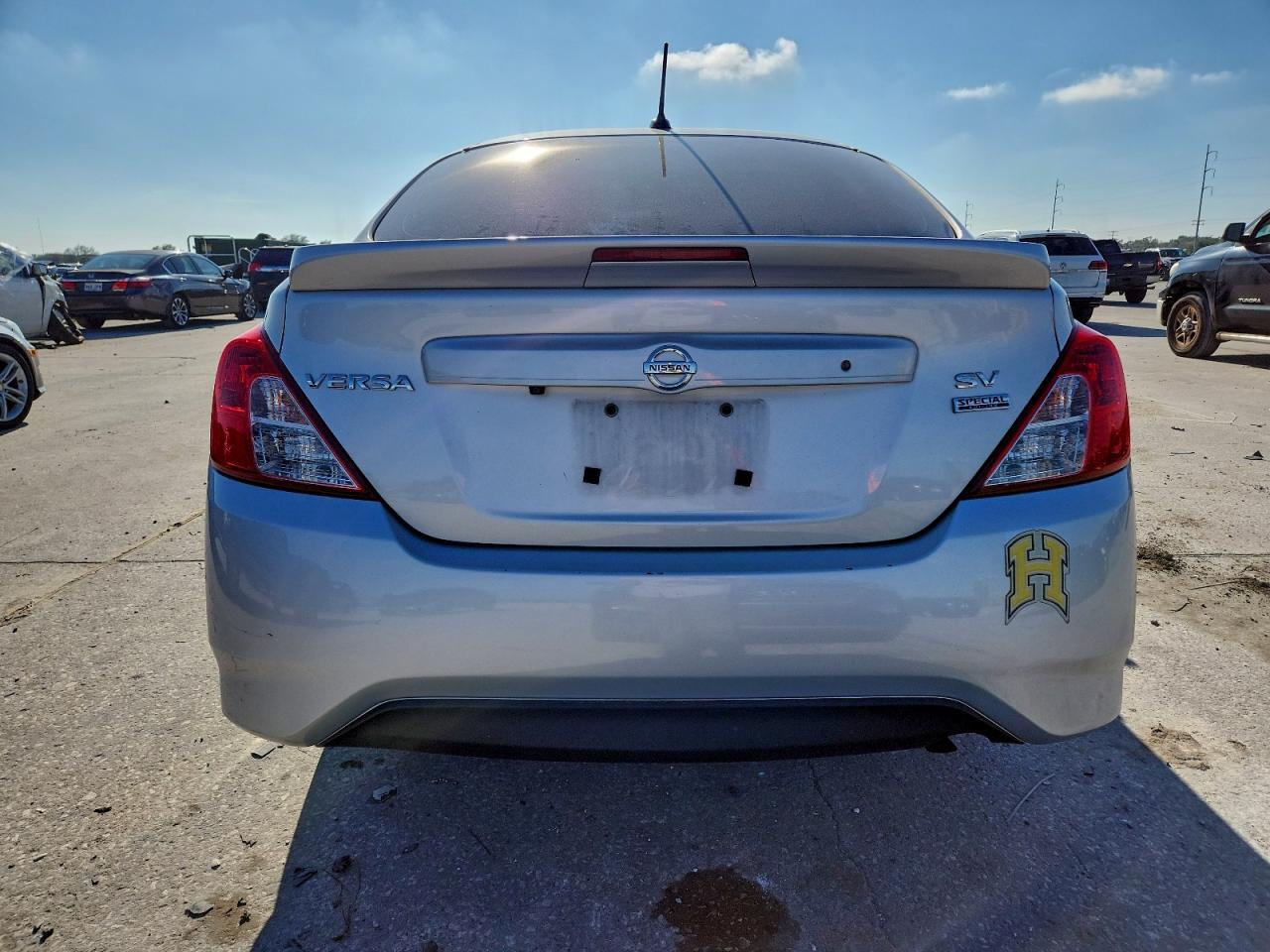 2018 Nissan Versa S VIN: 3N1CN7AP0JL868705 Lot: 96305155