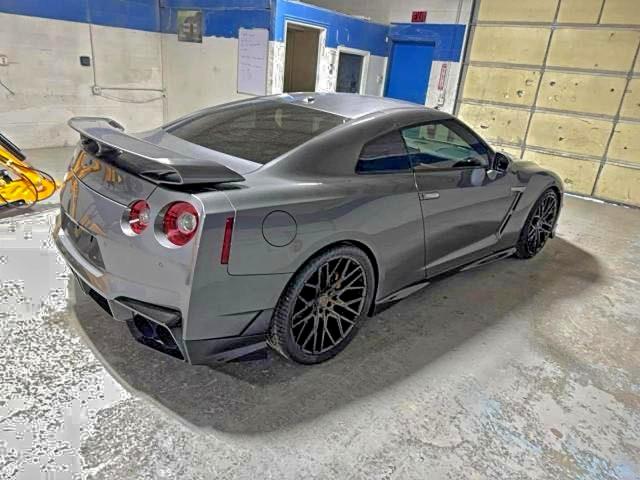 2024 NISSAN GT-R PREMIUM  
