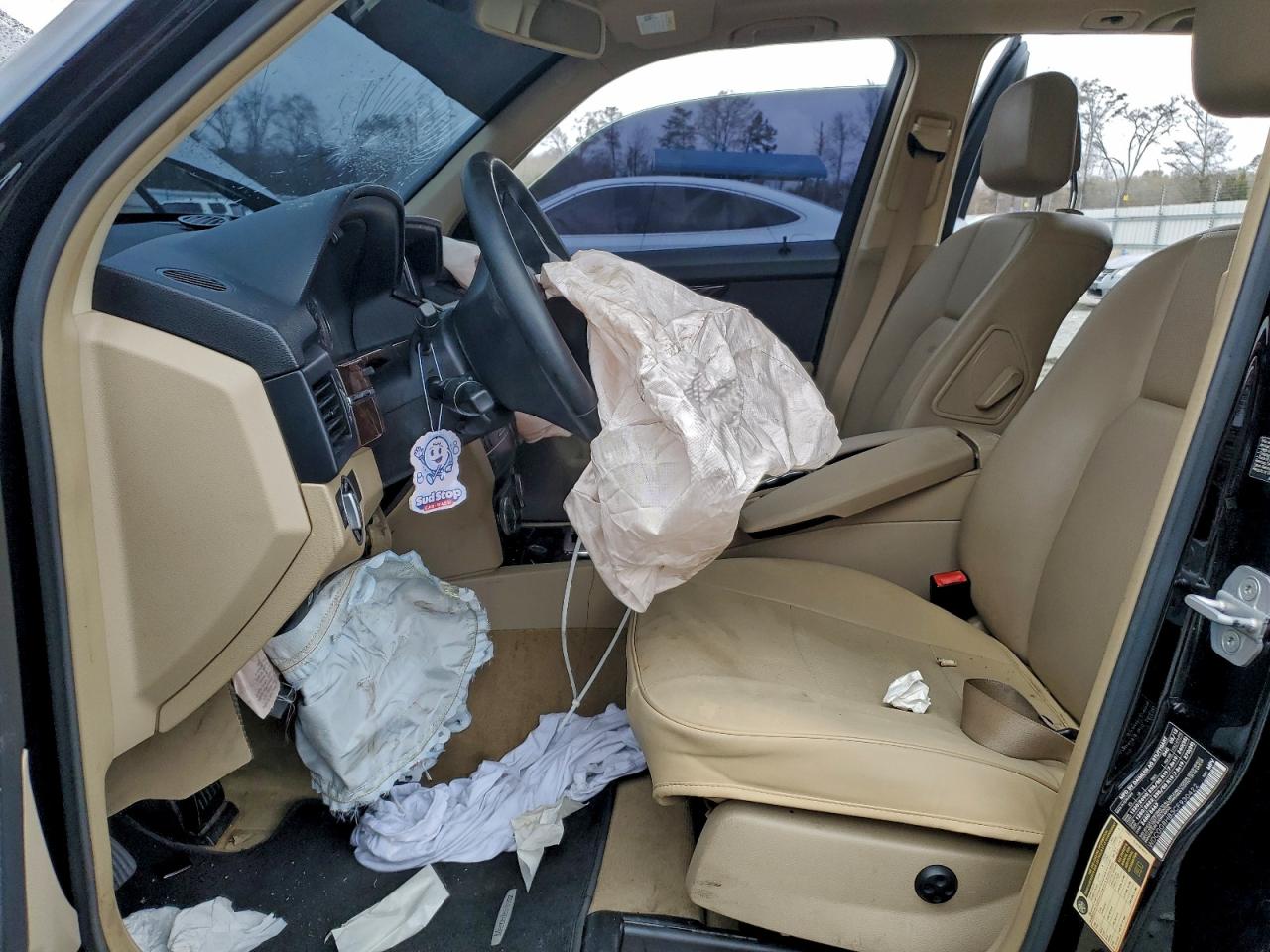 Фото: WDCGG8HB3CF930422