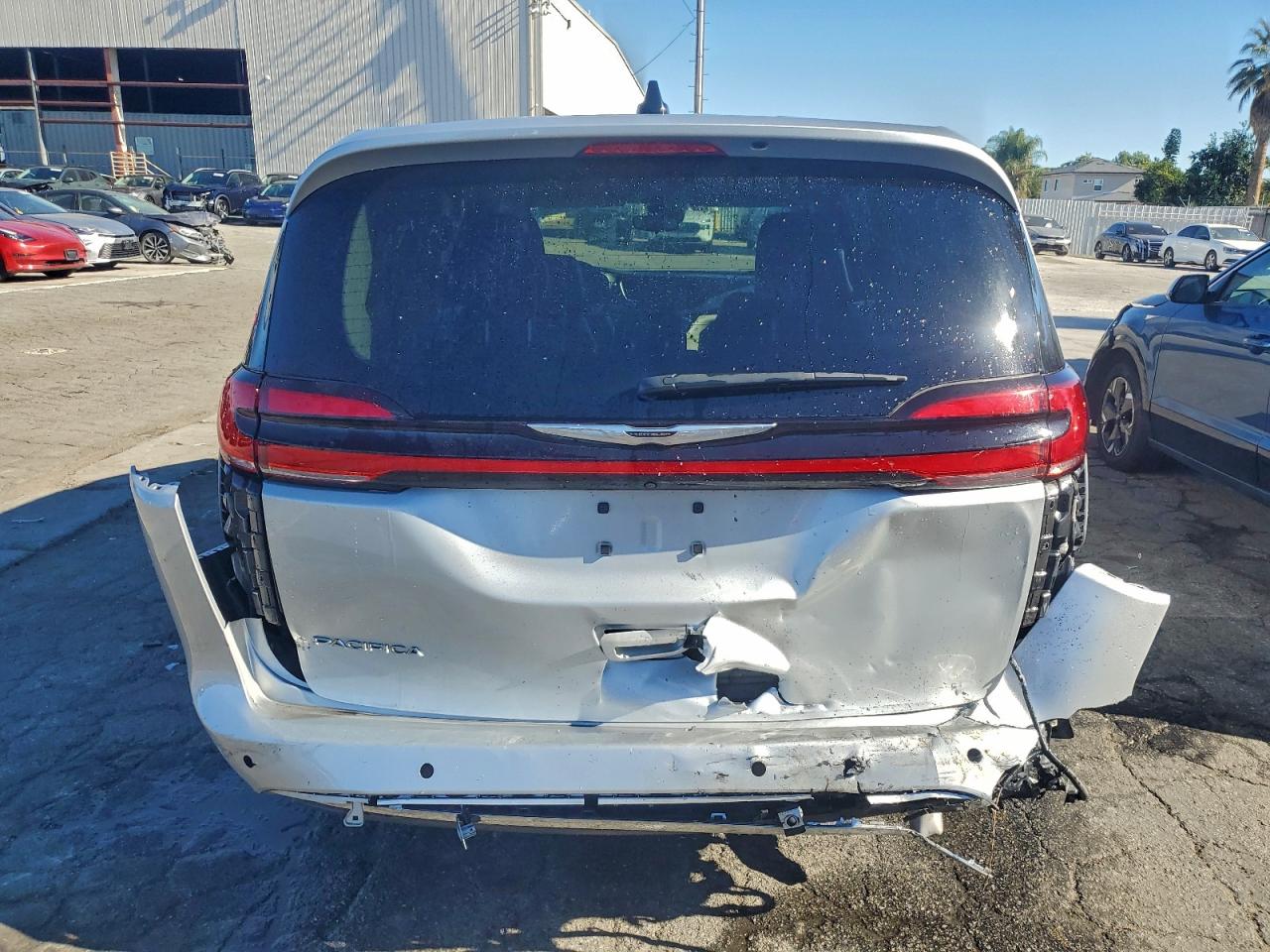 2024 Chrysler Pacifica Touring L VIN: 2C4RC1BG5RR134097 Lot: 95890985