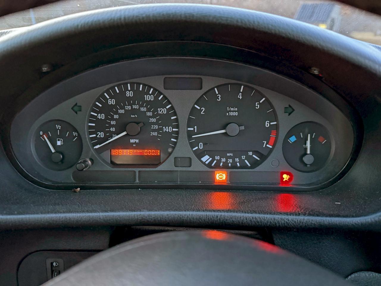 Фото: WBABK72010ET51203