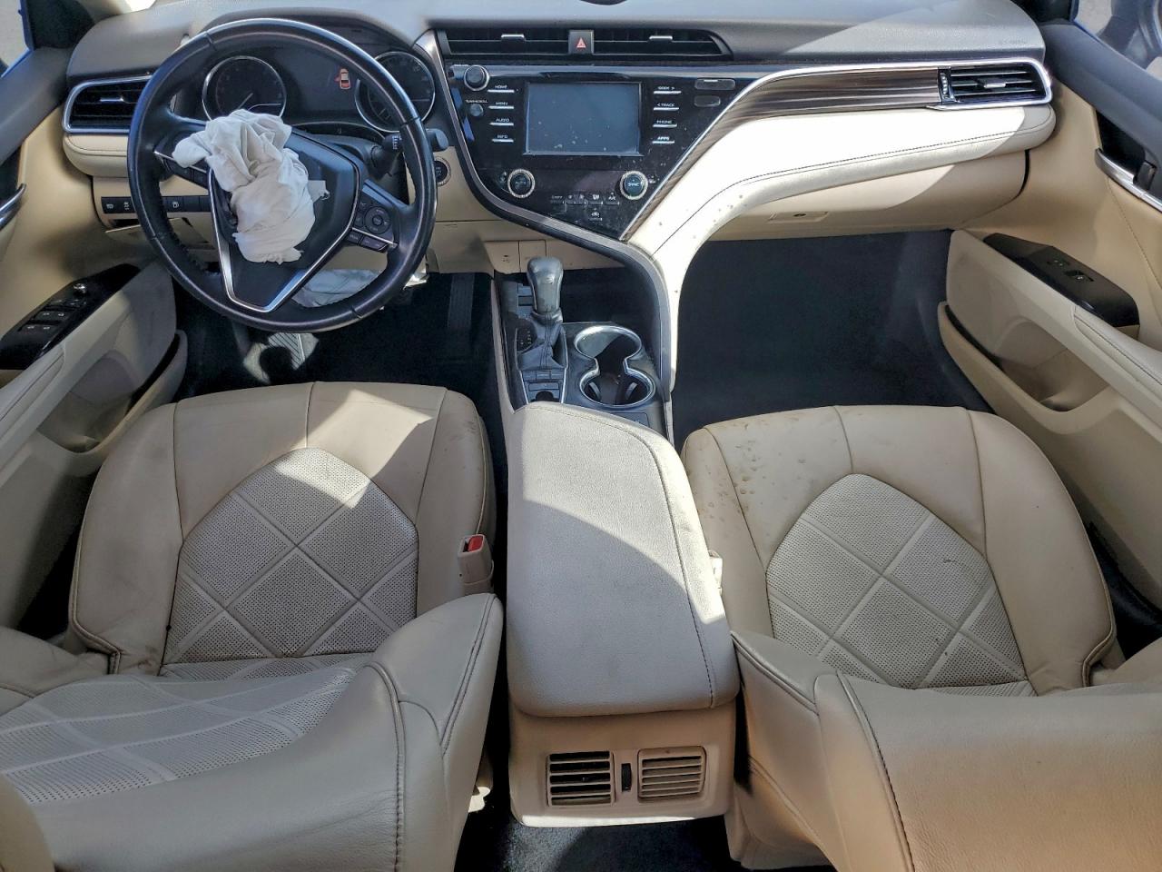 2018 Toyota Camry L VIN: 4T1B11HKXJU017783 Lot: 95466345