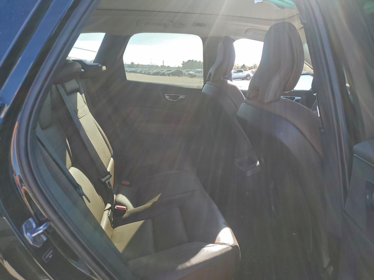 2019 Volvo Xc60 T5 Momentum VIN: LYV102DK2KB359920 Lot: 95557895