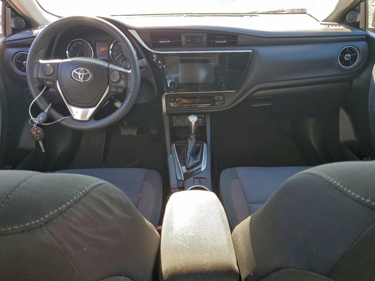2018 Toyota Corolla L VIN: 2T1BURHE3JC071234 Lot: 94512605