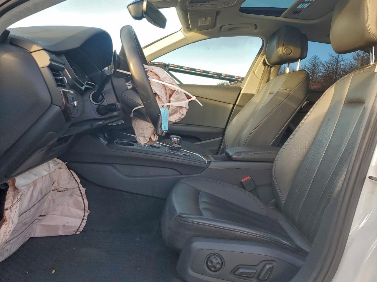 2019 Audi A4 Premium VIN: WAUDNAF49KN016882 Lot: 94496575