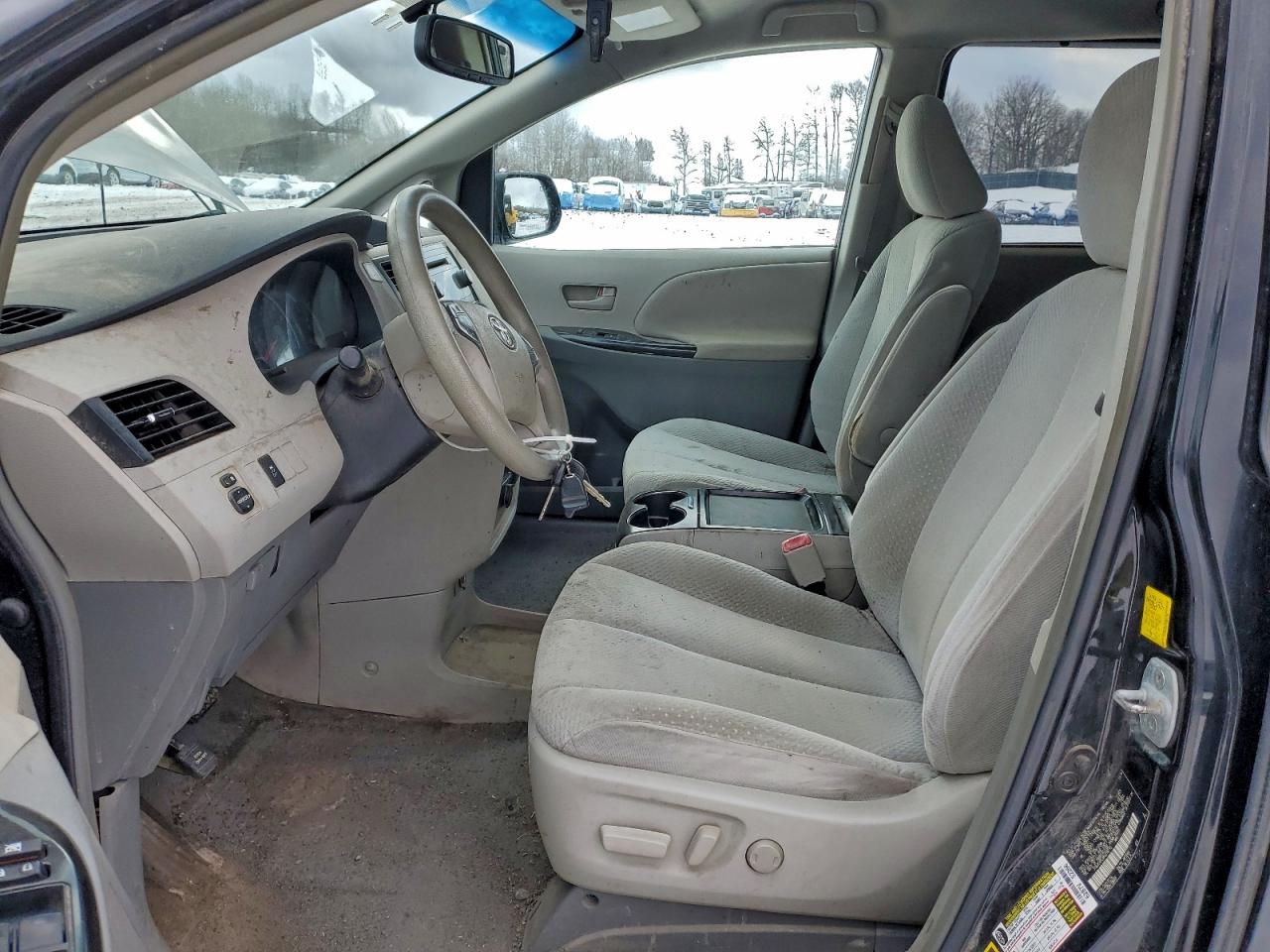 2011 Toyota Sienna Le VIN: 5TDJK3DC3BS016715 Lot: 95950505