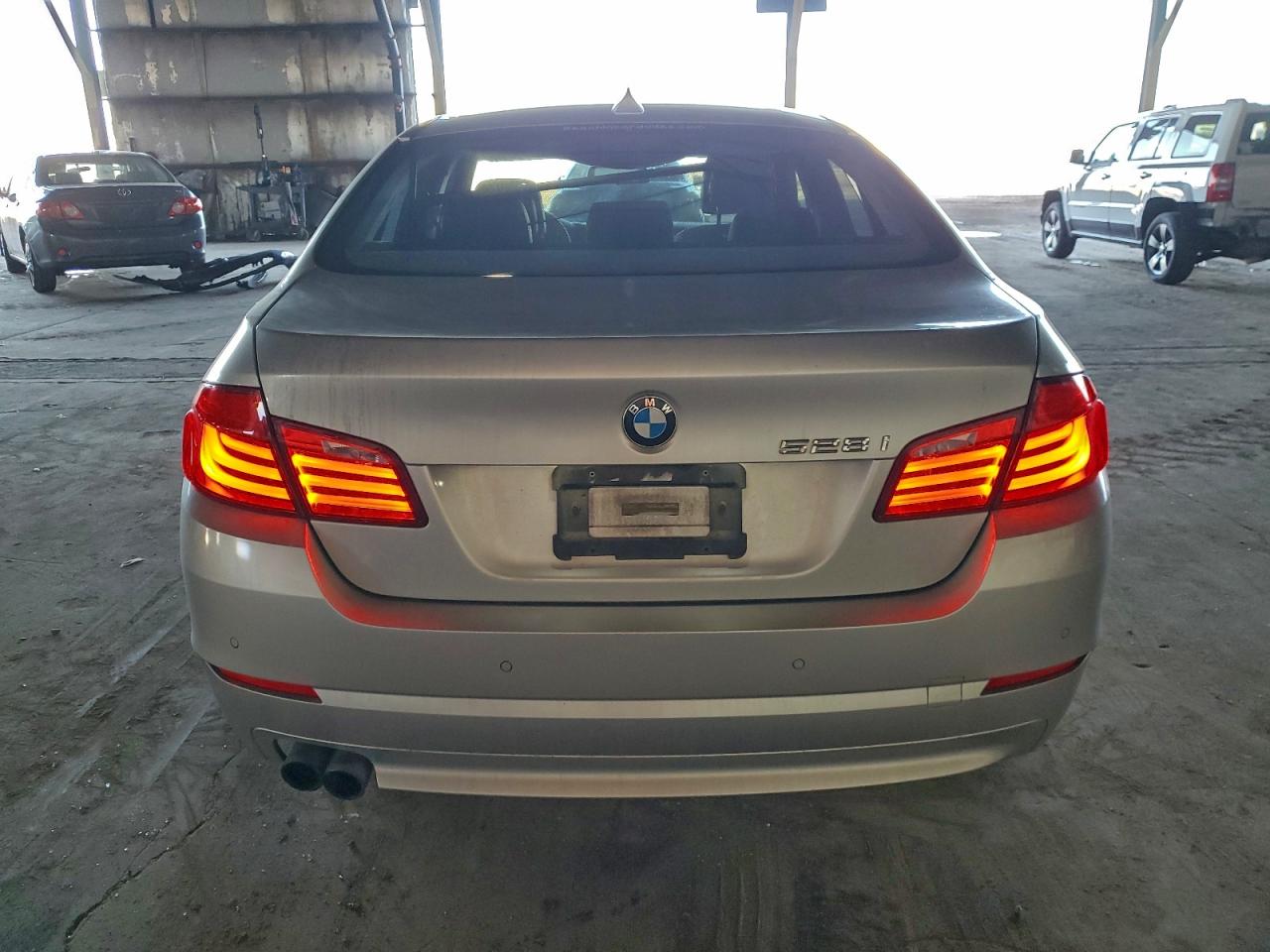 2011 BMW 528 I VIN: WBAFR1C5XBC744541 Lot: 95325395
