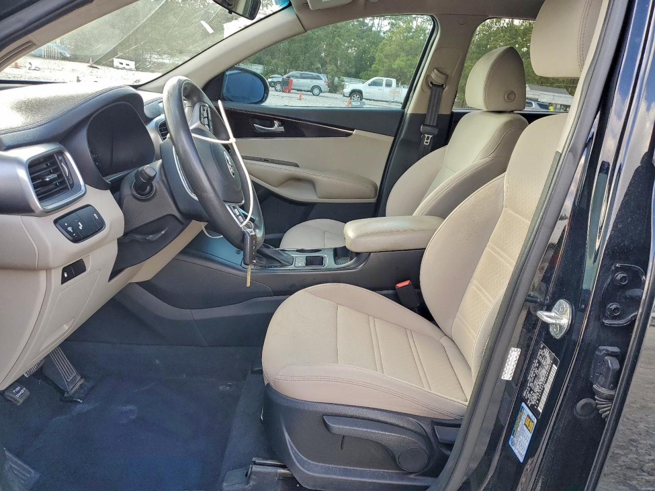 2020 Kia Sorento L VIN: 5XYPG4A39LG630074 Lot: 95177245