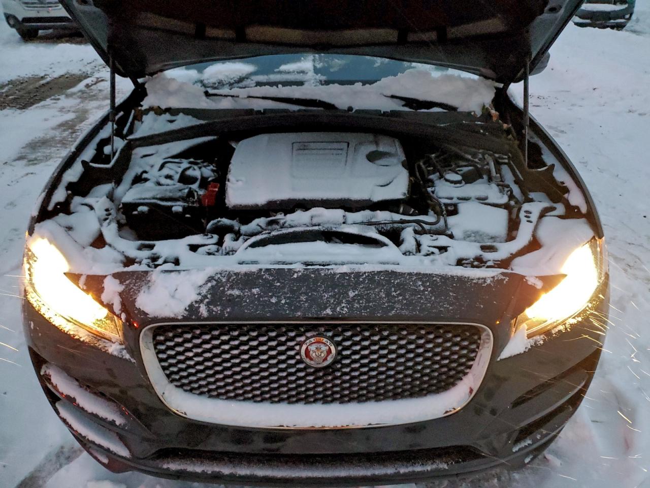 2018 Jaguar F-Pace Premium VIN: SADCJ2GX7JA203945 Lot: 94572375