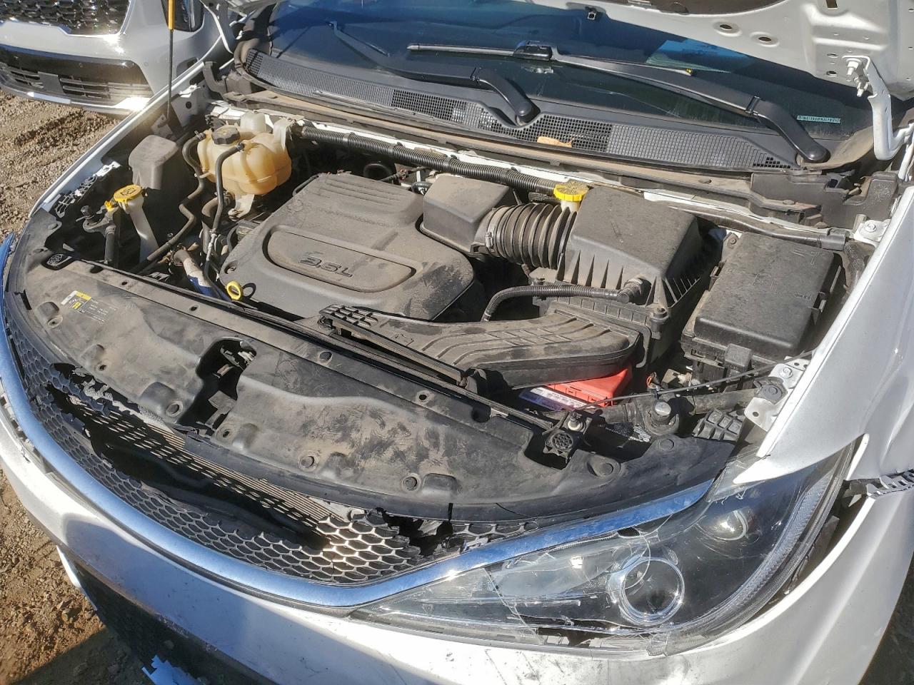 2019 Chrysler Pacifica Limited VIN: 2C4RC1GGXKR617230 Lot: 95194815