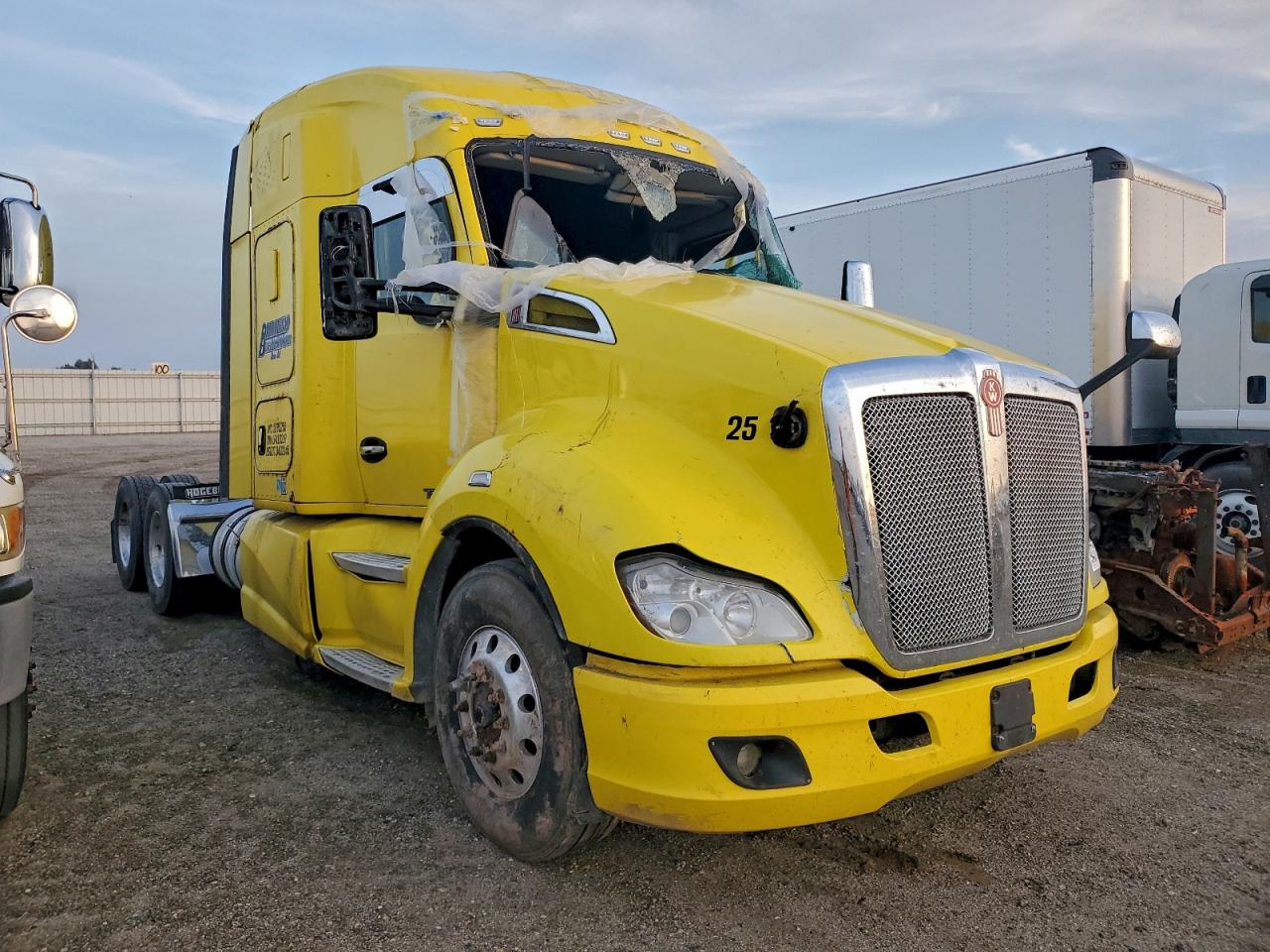 2020 Kenworth Constructi - Semi Truck VIN: 3WKYDP9X4LF416219 Lot: 94371375