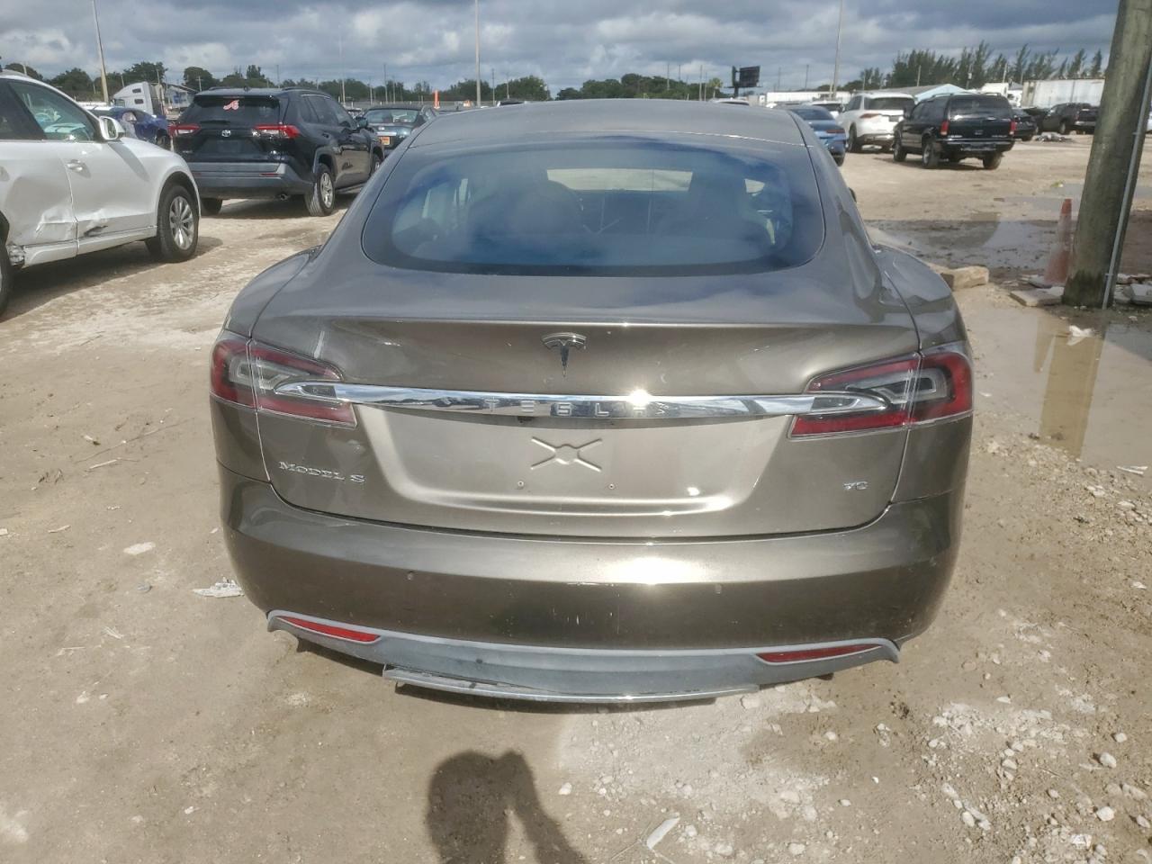 2015 Tesla Model S 70 VIN: 5YJSA1S18FF100326 Lot: 95263415