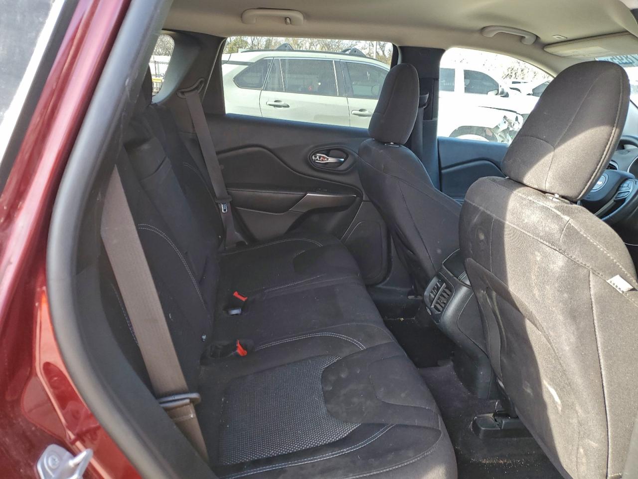 2019 Jeep Cherokee Latitude VIN: 1C4PJLCB1KD175850 Lot: 95117895