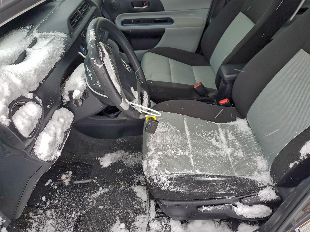 2013 Toyota Prius C VIN: JTDKDTB33D1046184 Lot: 96255105