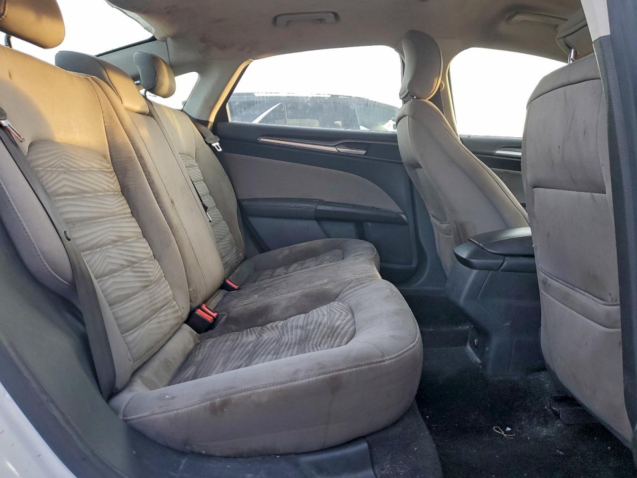 2016 Ford Fusion S VIN: 1FA6P0G70G5129688 Lot: 94232485