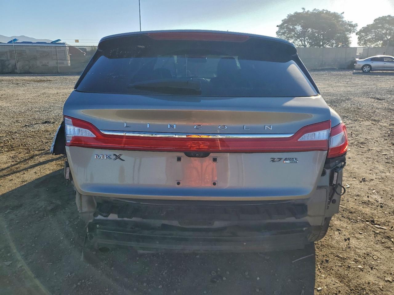 2016 Lincoln Mkx Reserve VIN: 2LMTJ8LP3GBL43637 Lot: 95768575