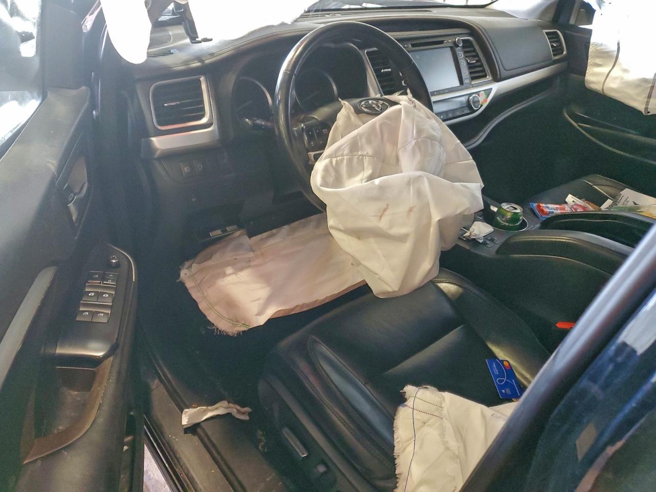 2018 Toyota Highlander Se VIN: 5TDJZRFH4JS539330 Lot: 96490555