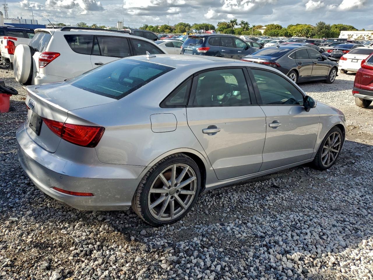 Фото: WAUA7GFF8G1019319