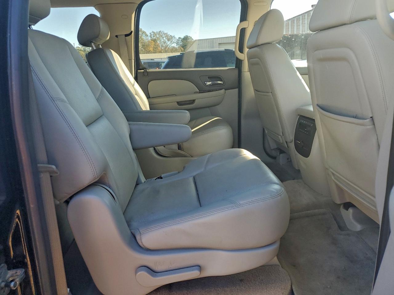 2009 Chevrolet Suburban C1500 Ltz VIN: 1GNFC36079R154005 Lot: 96515865