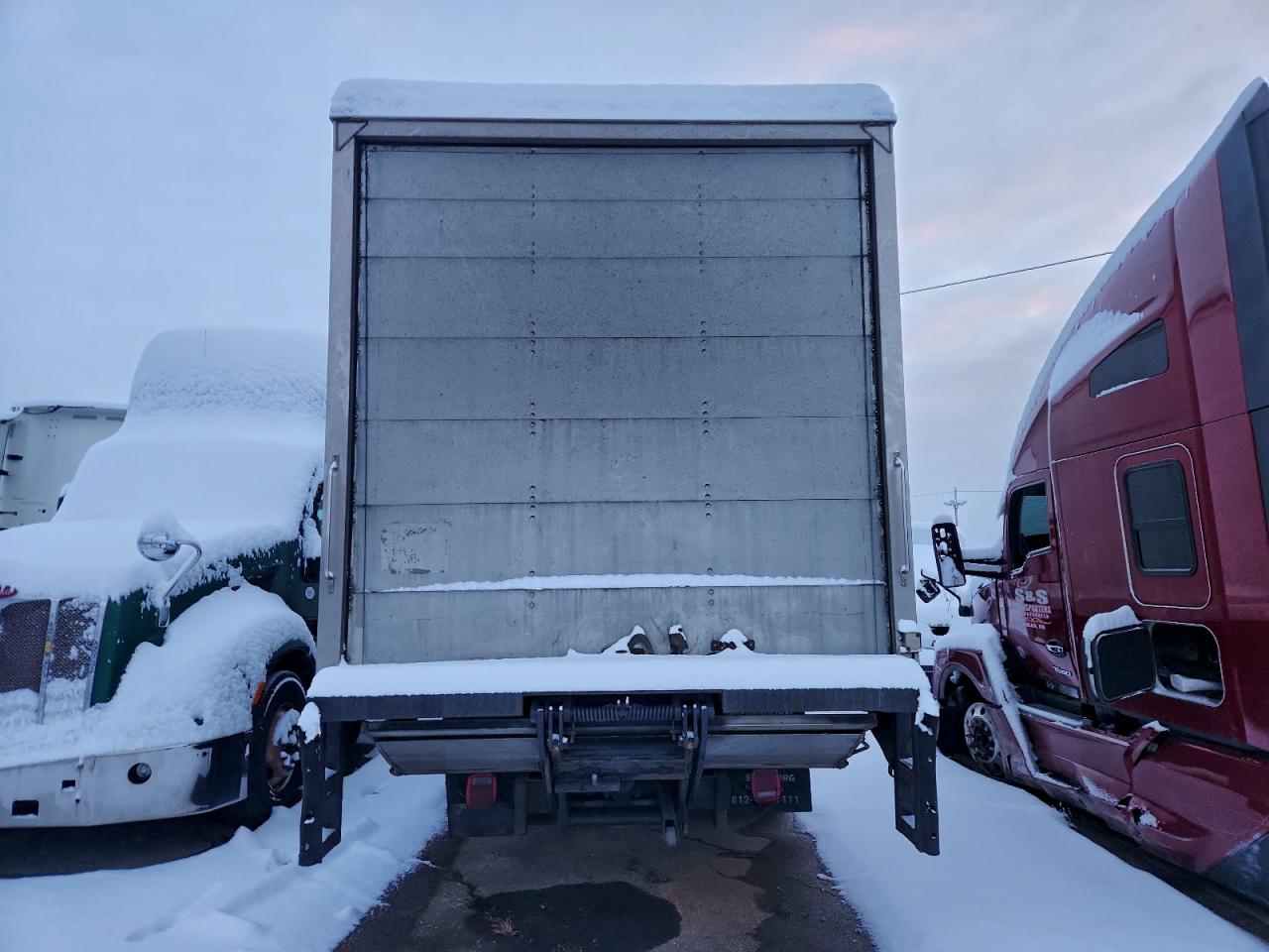 2017 International 4300 Box Truck VIN: 1HTMMMML0HH677096 Lot: 94441435