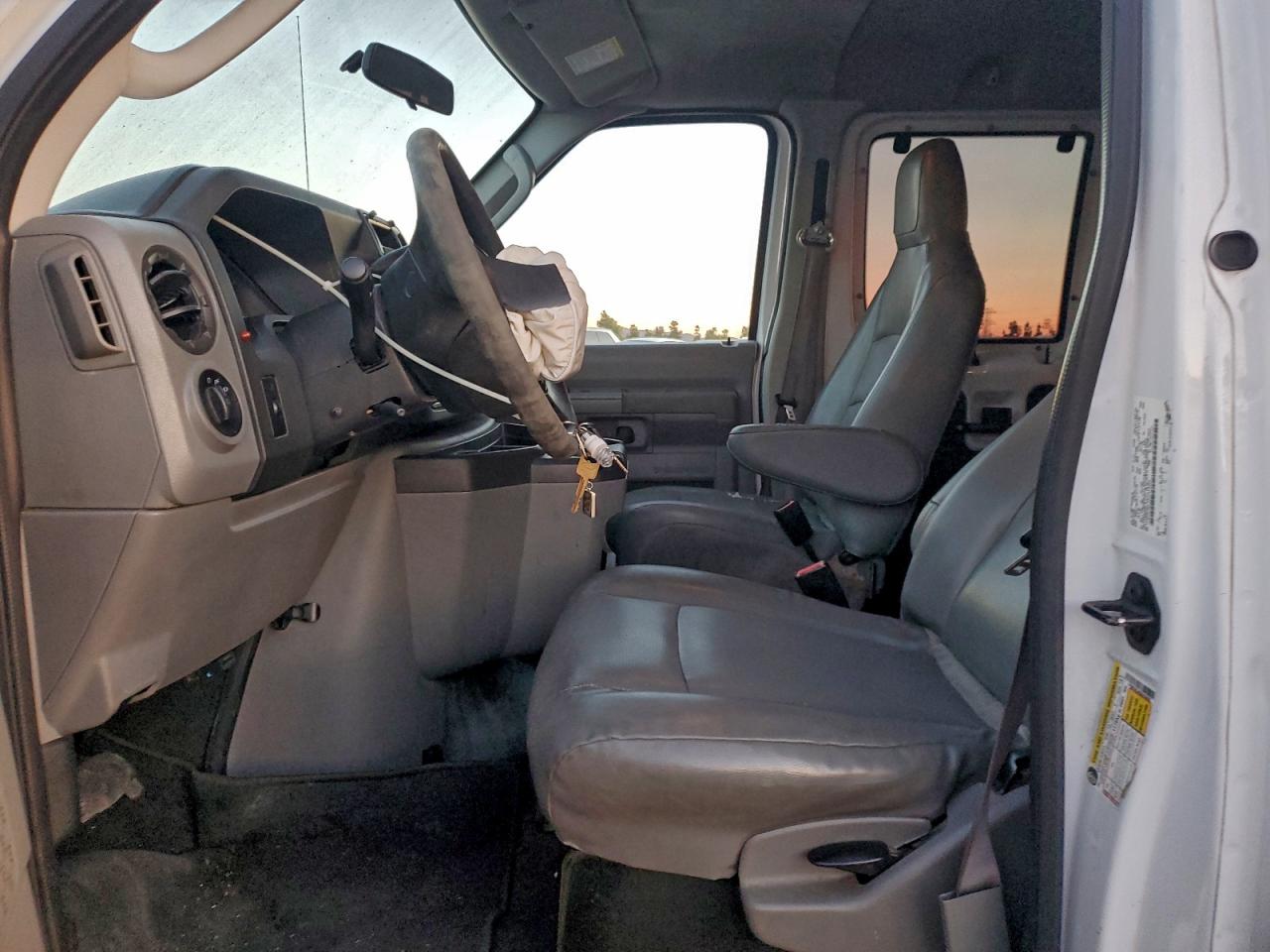 2014 Ford Econoline E350 Super Duty Wagon VIN: 1FBNE3BLXEDA18493 Lot: 95156765