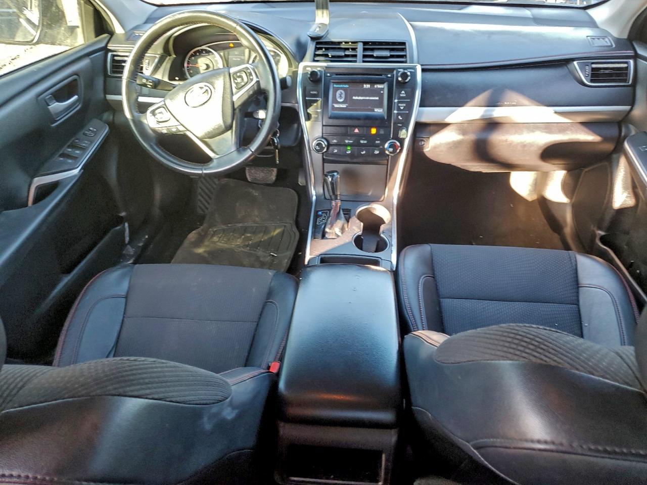 2016 Toyota Camry Le VIN: 4T1BF1FK8GU551751 Lot: 95438845