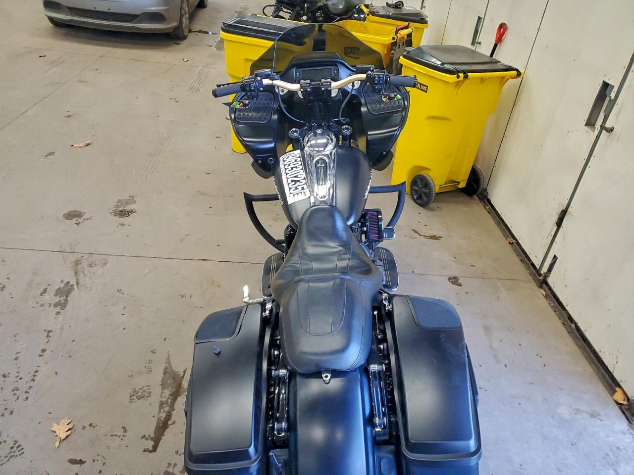 2017 Harley-Davidson Fltrxs Road Glide Special VIN: 1HD1KTC18HB663593 Lot: 96930235