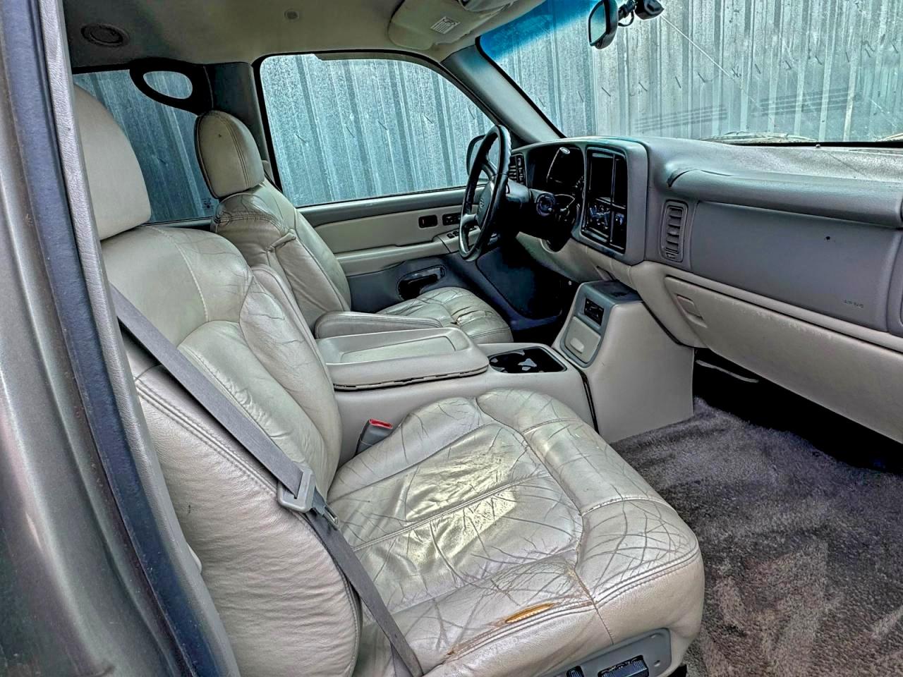 2001 Chevrolet Tahoe K1500 VIN: 1GNEK13T81J114701 Lot: 97673105