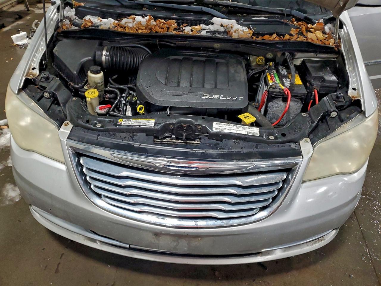 2011 Chrysler Town & Country Touring VIN: 2A4RR5DG2BR694548 Lot: 96424055