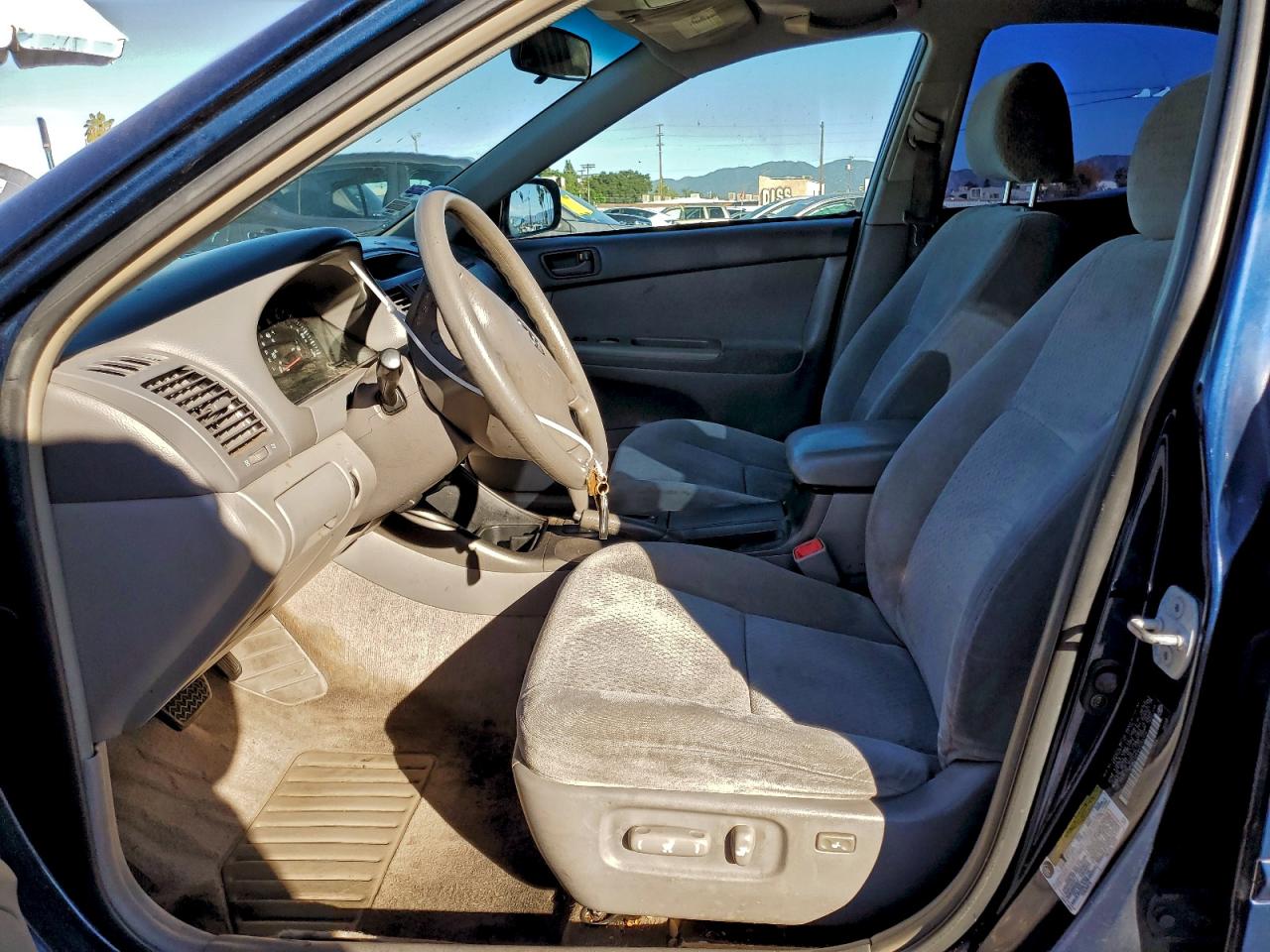 2004 Toyota Camry Le VIN: 4T1BE32K64U340175 Lot: 95126905