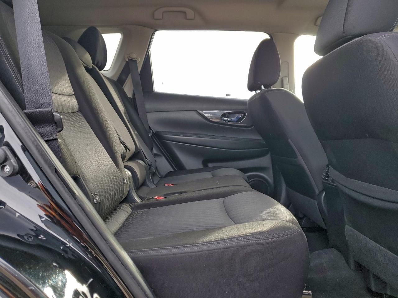 2018 Nissan Rogue S VIN: JN8AT2MV2JW328066 Lot: 95857655