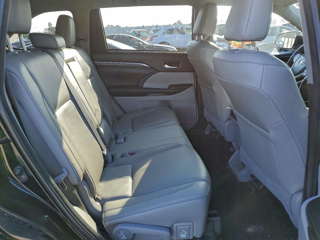 2018 Toyota Highlander Limited VIN: 5TDDZRFH1JS895358 Lot: 96361525