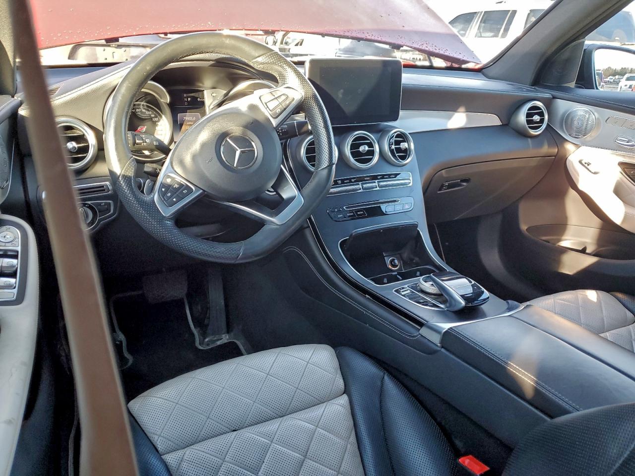 Фото: WDC0G4JB7GF109396