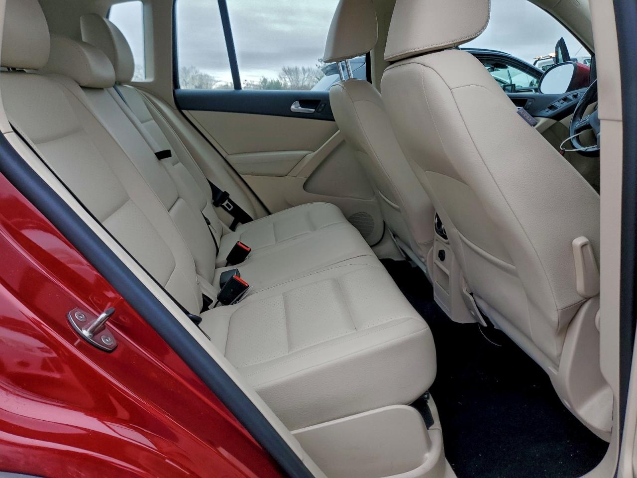 2016 Volkswagen Tiguan S VIN: WVGBV7AX4GW079612 Lot: 95854605