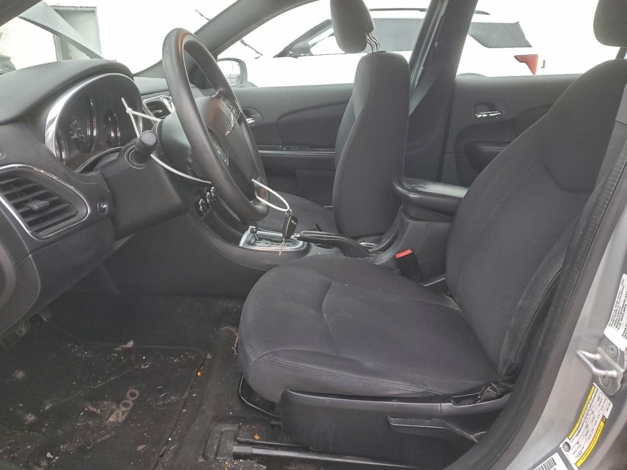 2013 Chrysler 200 Lx VIN: 1C3CCBAB7DN611592 Lot: 94690875