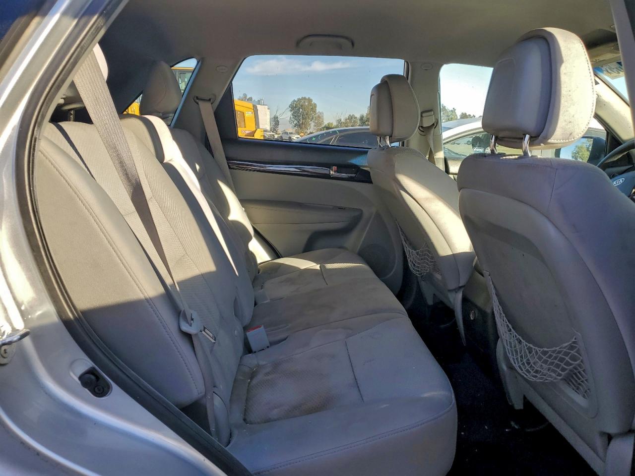 2011 Kia Sorento Base VIN: 5XYKT3A19BG044049 Lot: 97051165