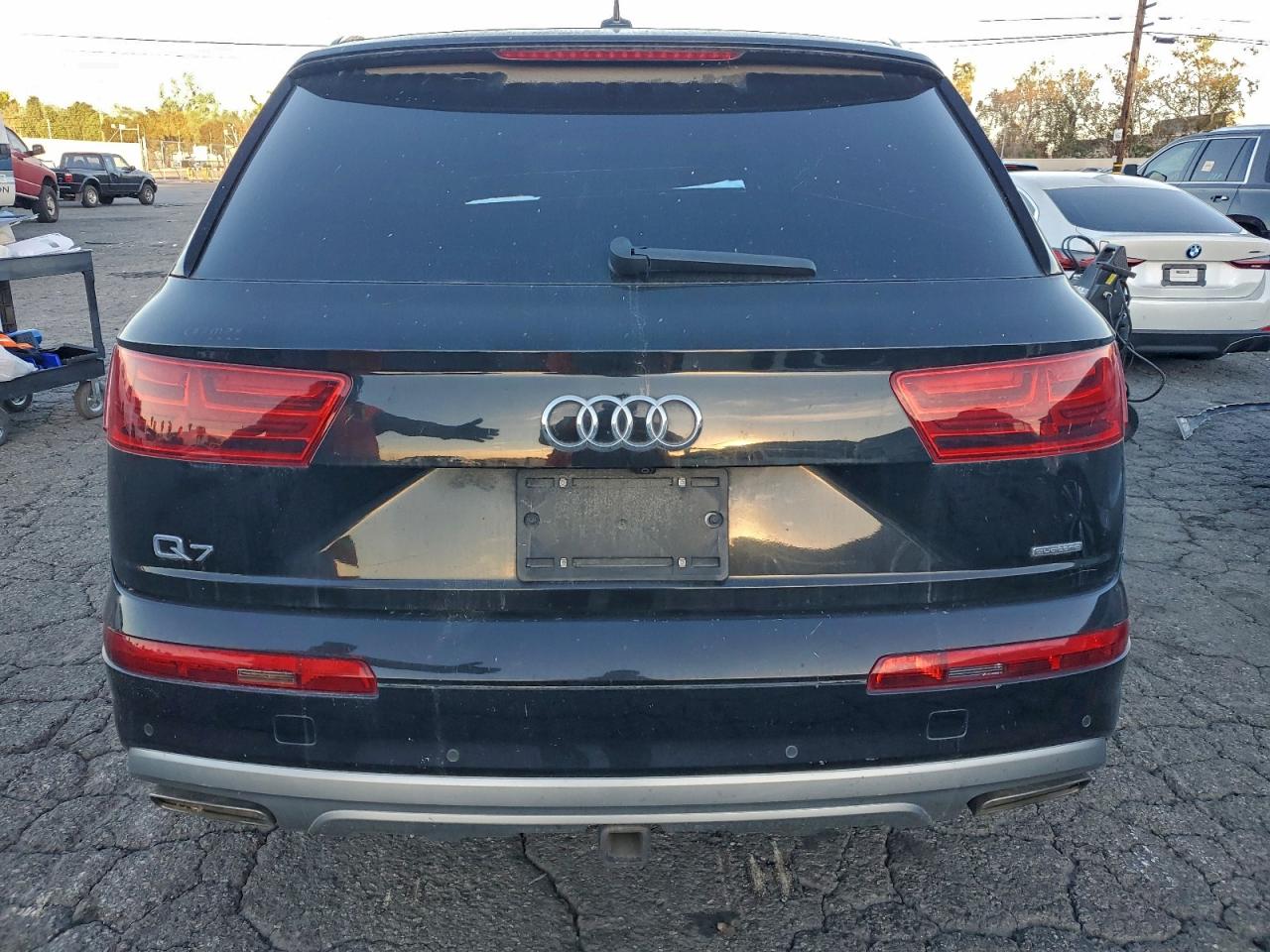 2017 Audi Q7 Premium Plus VIN: WA1LHAF74HD058109 Lot: 94580925