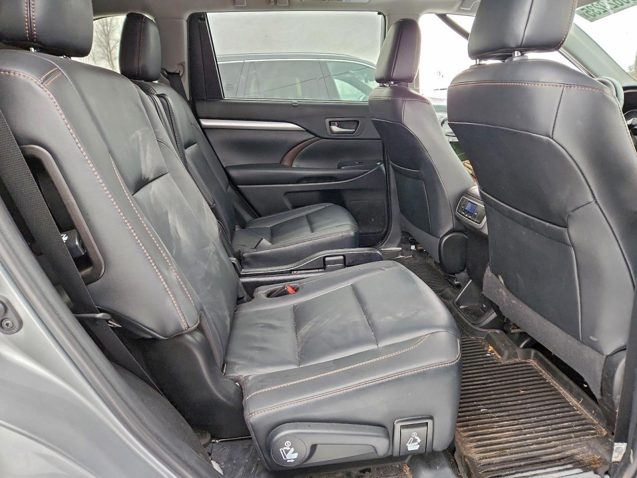 2019 Toyota Highlander Se VIN: 5TDJZRFH6KS581077 Lot: 96629235